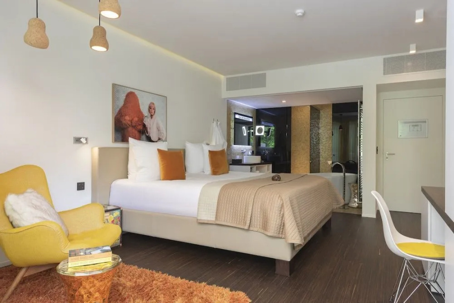 Lithium Bed Zen & Breakfast