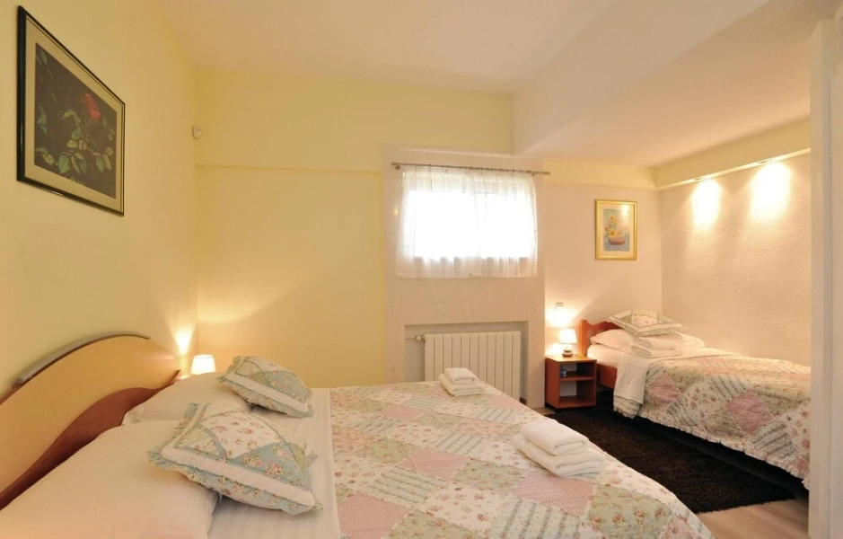 Amazing Home in Razanj With Sauna, Wifi and 6 Bedrooms