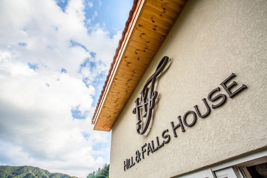 Hill & Falls House