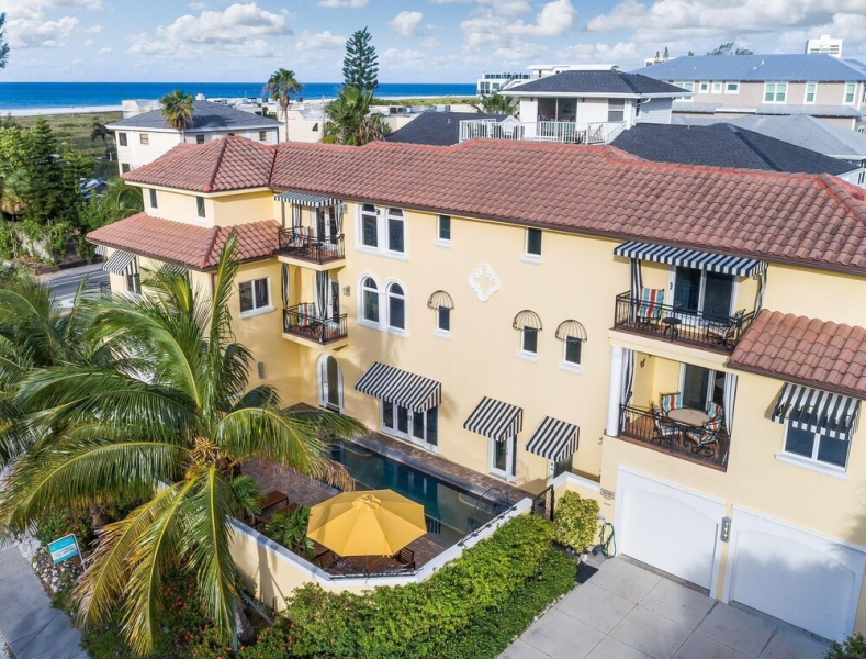 Casa de Mariposa Mansion