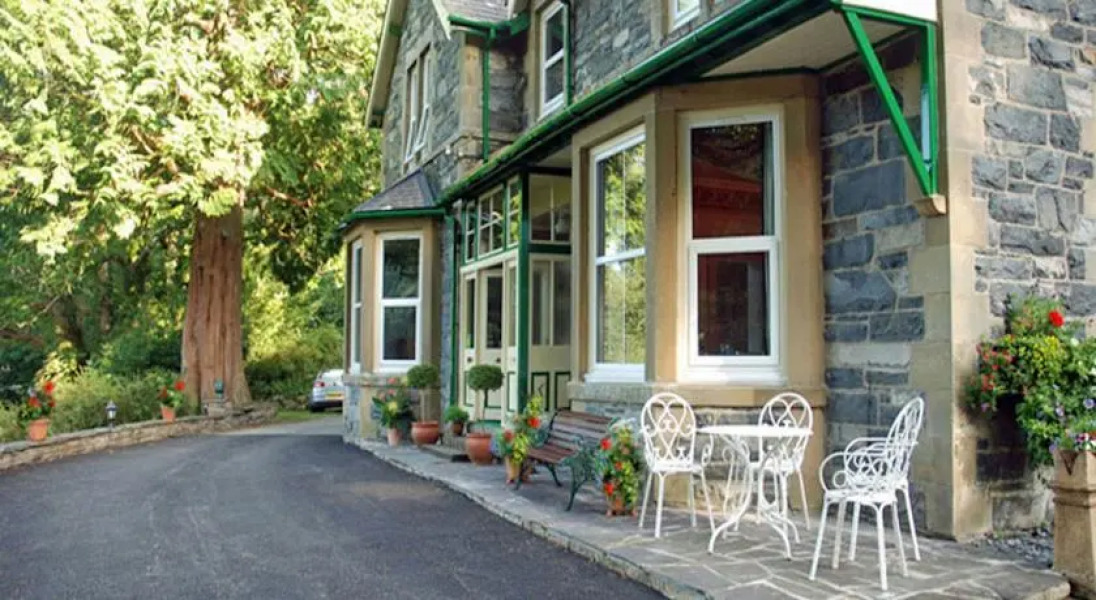 Tan Dinas Country House