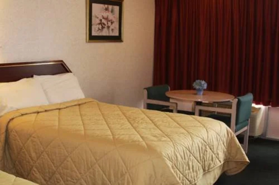 Relax Inn and Suites Hope