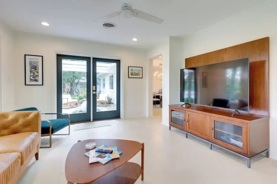 Chic Ocean Springs Vacation Rental Near Downtown!