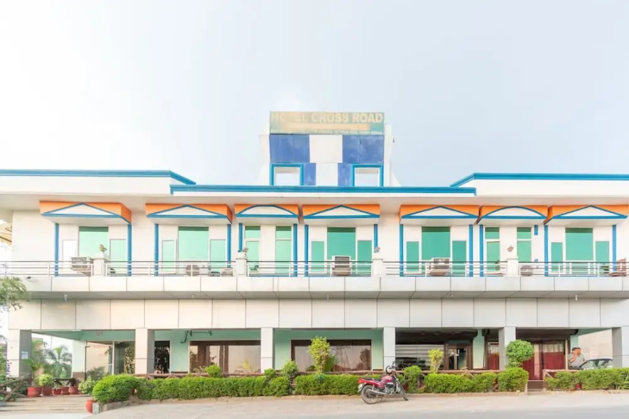 Oyo 44199 Hotel Crossroads