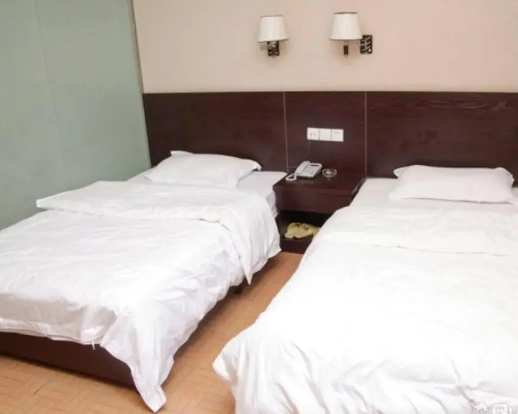 Yichang Jungang Business Hotel