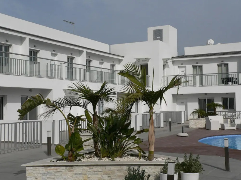 High View Garden Apartment