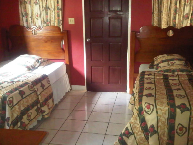 Treasure's Comfort Inn