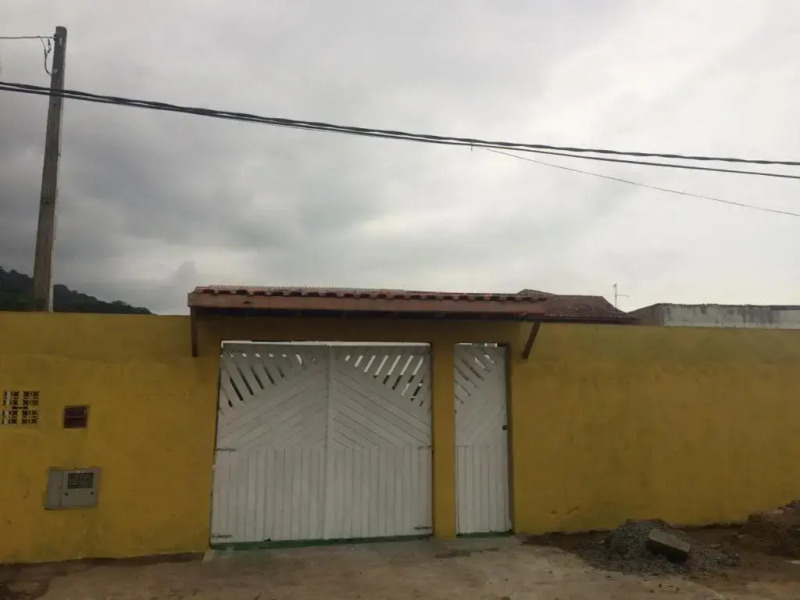 Ótima casa com piscina em Praia Grande