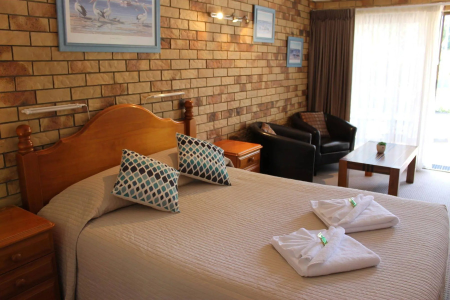 Beachmere Palms Motel