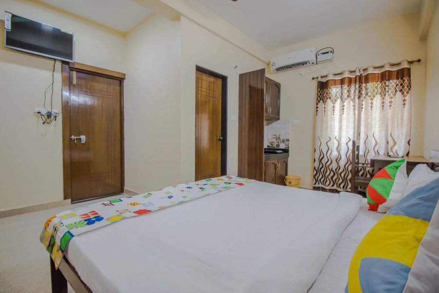 OYO 13895 Home Modern Studio Siolim Bridge