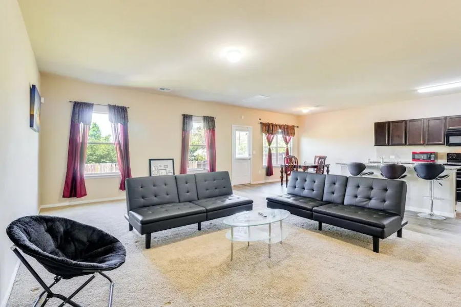 < 20 Mi to Dtwn Austin: Home in Quiet Neighborhood