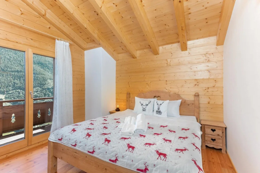 Chalet Le Cerf - NEW Build, Stylish Stay