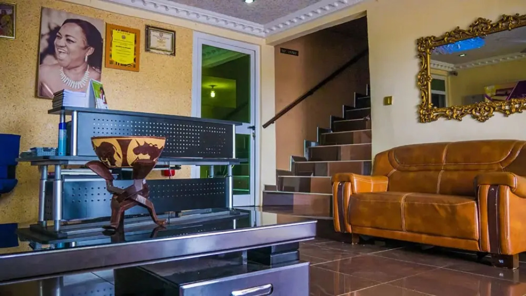 Sheilas Executive Hotel & Lodge