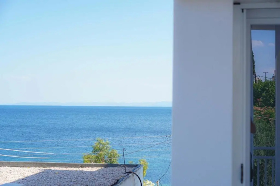 Niki's House Apartments By The Sea