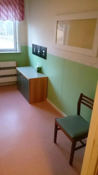 Previous schoolbuilding with gym - Groups and long stays possible