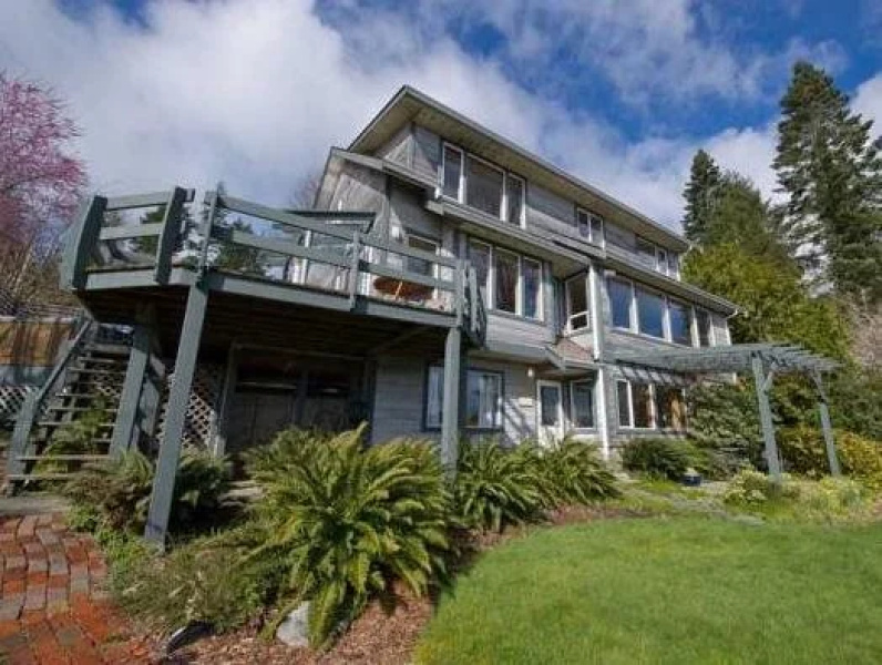 Quadra Island Harbour House B&B