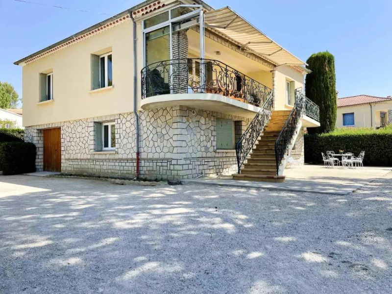 Villa de 5 chambres avec piscine privee jardin clos et wifi a Sablet