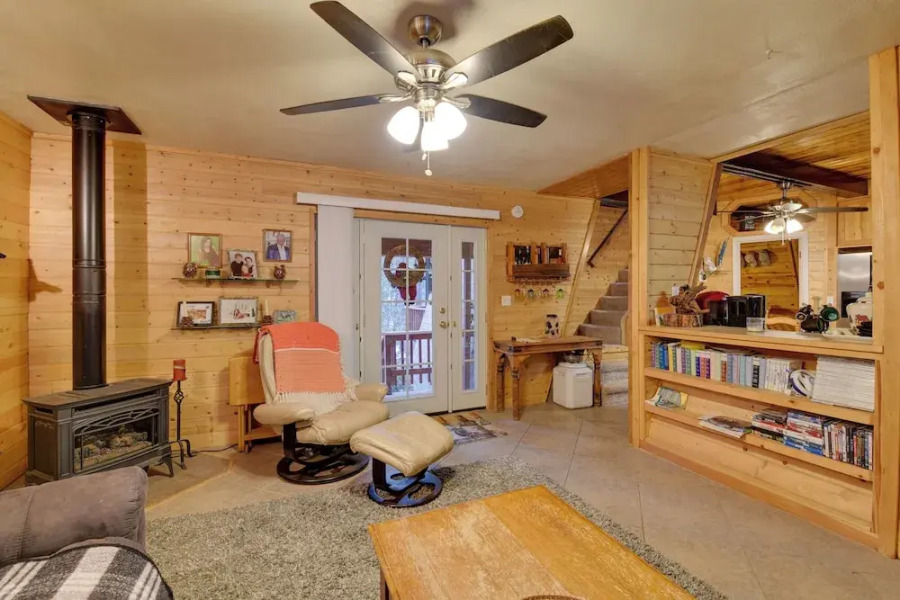 Near Hiking & Golfing: Munds Park Cabin w/ Deck!