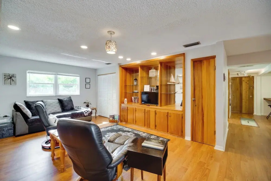 Next to Turtle Preserve: Oceanside Florida Retreat