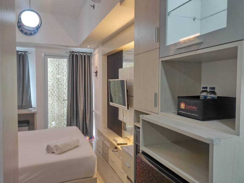 Comfortable and Tidy Studio Vida View Apartment