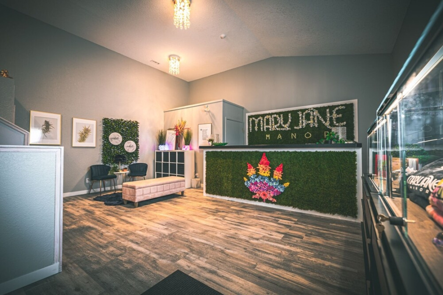MaryJane Manor