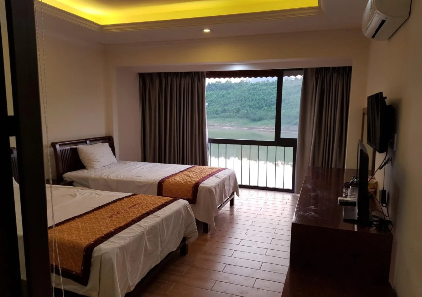 Phuc Xuan Resort
