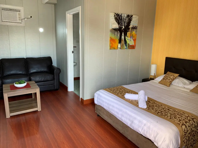 Nowa Nowa Hotel Motel