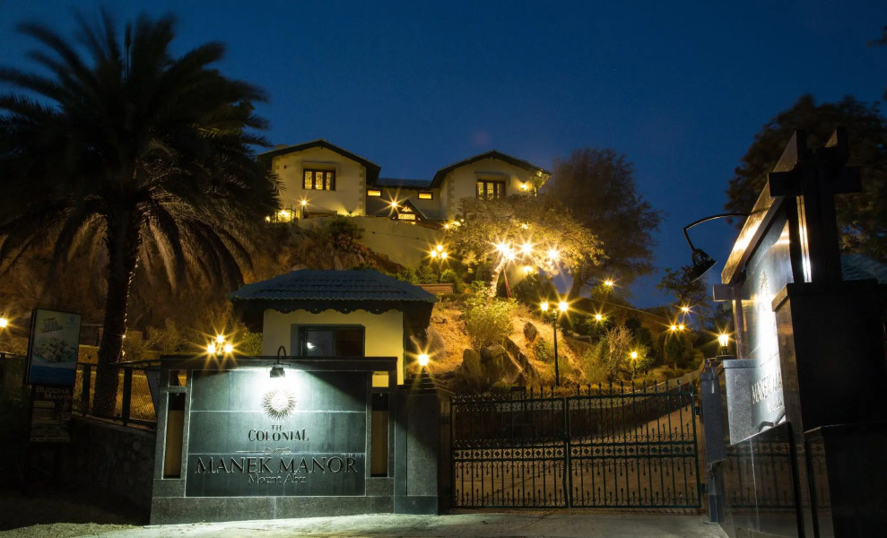 The Colonial Manek Manor