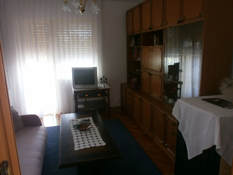 Apartment Nikola - afordable & close to center: A1 Pirovac, Riviera Sibenik