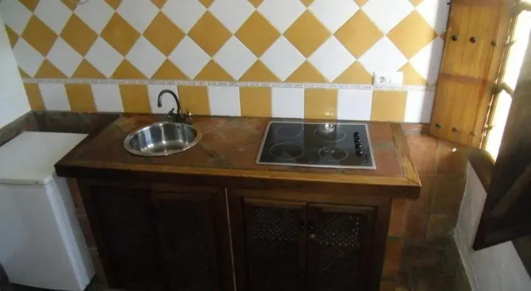 Almachar Apartahotel