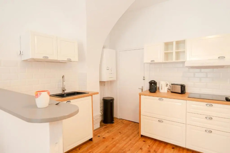 Issoire centre, T2 Bergère avec parking