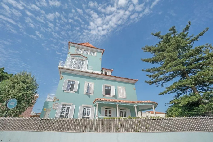 BLUE Boutique Hostel & Suites