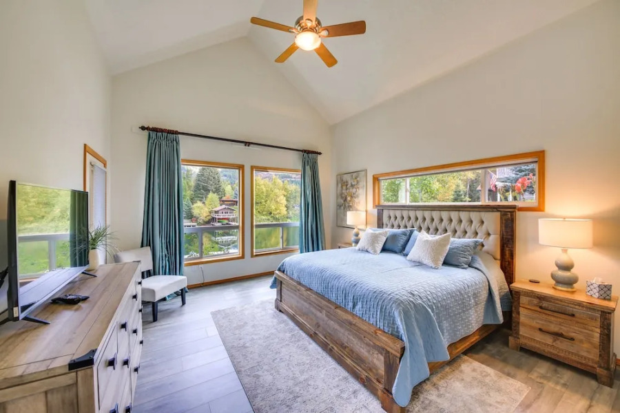 Expansive Waterfront Escape w/ Kayaks + Sups!