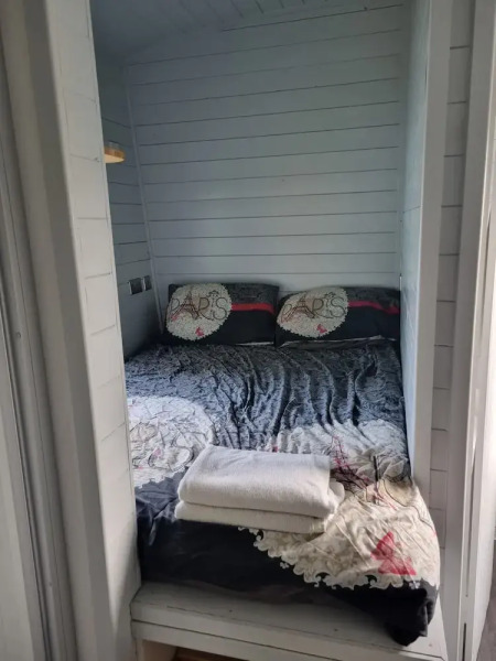 Glamping Hut - Riverview 3