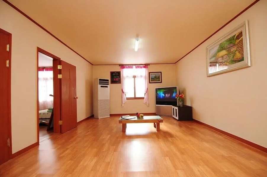 Songnisan Mountain White