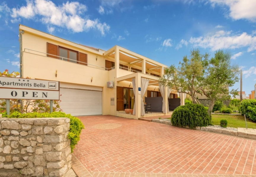 Apartment Bosko - 30m from the sea with parking: A3 Nin, Zadar riviera