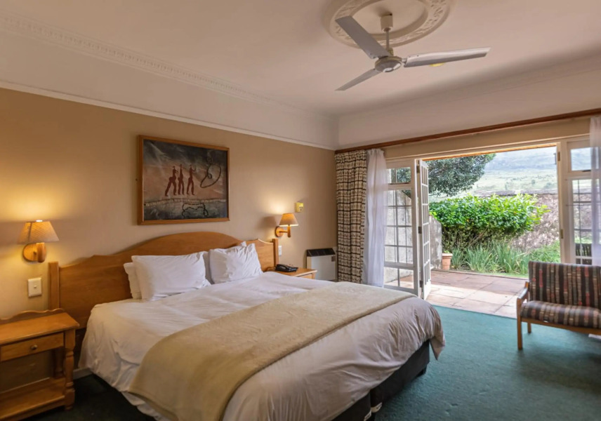 Cathedral Peak Hotel