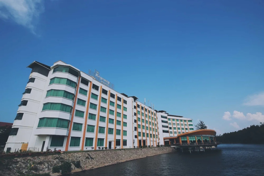 The Regency Waterfront Hotel