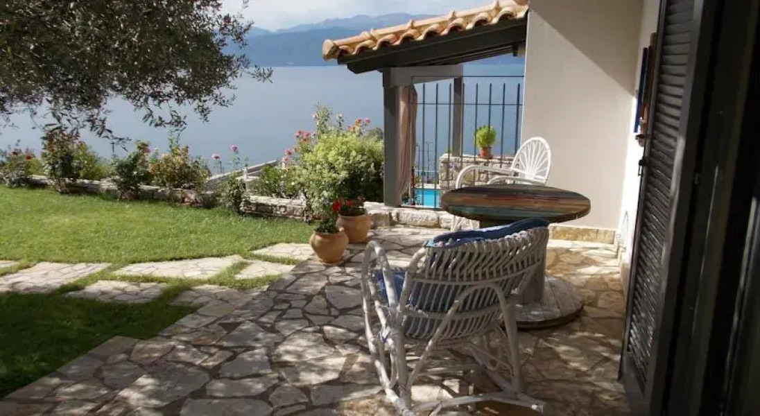 Skaloma Villas Art 1