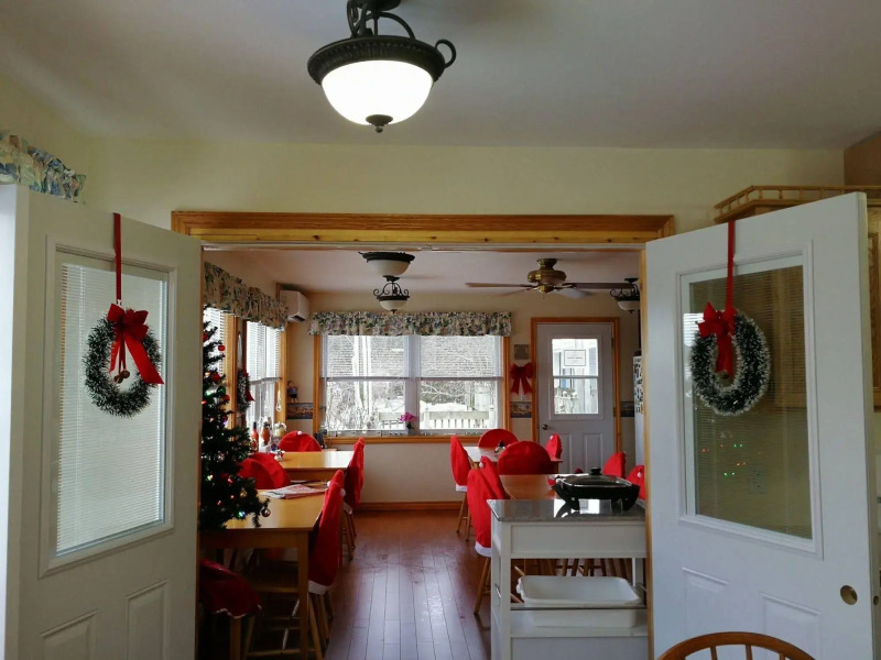 Dewar's Inn on the River