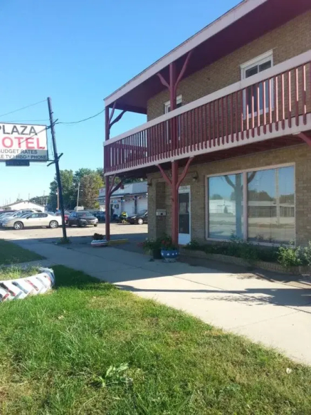Plaza Motel