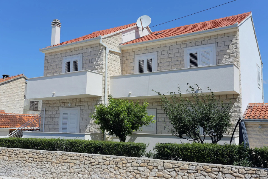 Apartment Ali - modern apartments: A2 Supetar, Island Brac