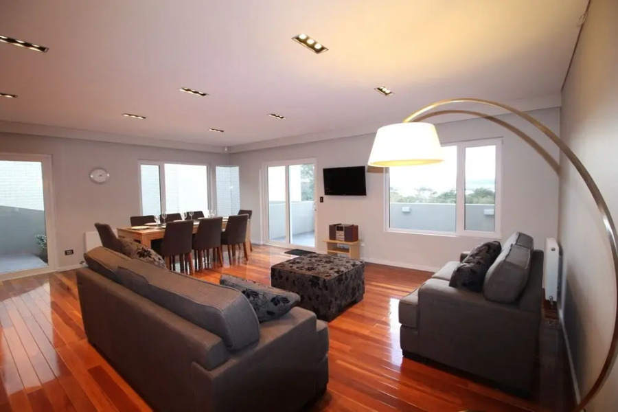 Sunny Sandy Bay Apartment