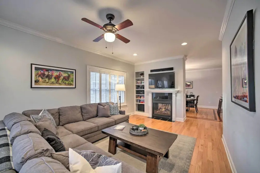 Stunning House w/ Deck, Game Room & Home Gym!