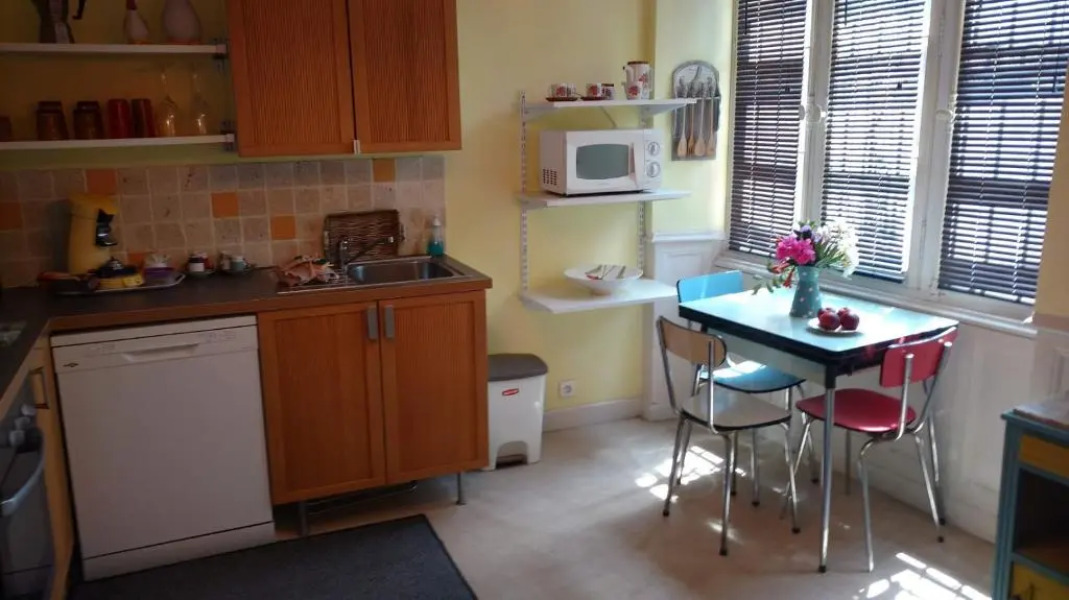 Ria Sirach Apartments