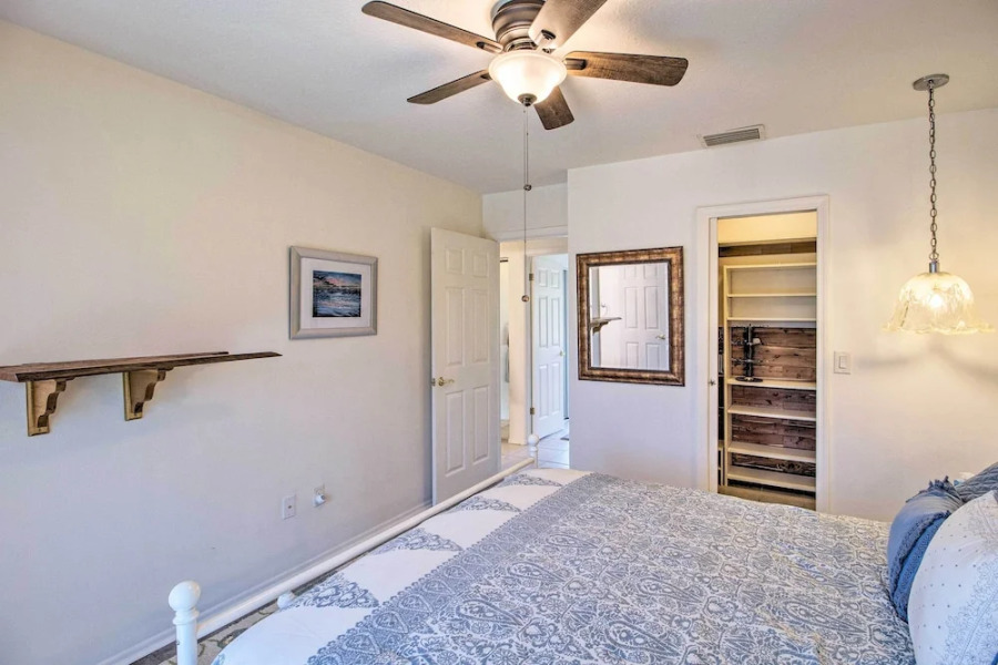 Pet-friendly Sebastian Home on Lake; Golf Nearby