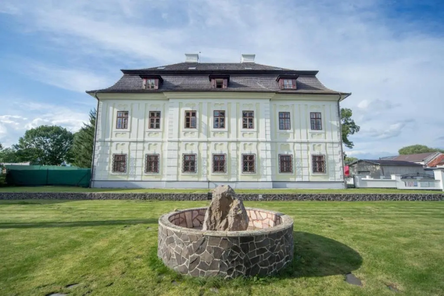 Chateau Diva