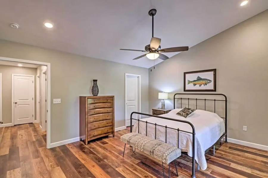 Bull Shoals Condo Retreat ~ 1 Mi to Marina!