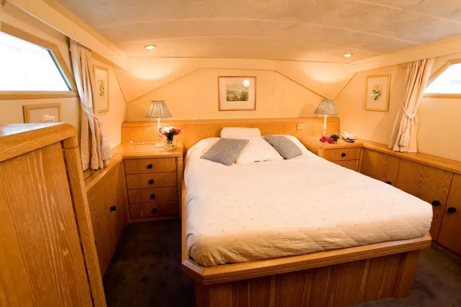 United Spirit Yacht