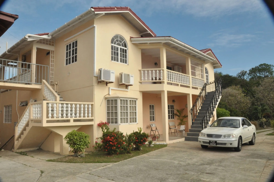 Len & Leona Holiday Hideout